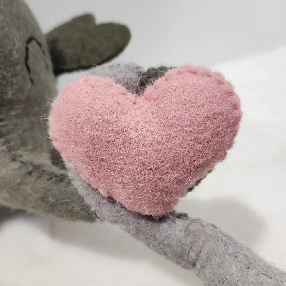 Handmade Wool Embroidered Gray Couple Elephants Entwined Heart Trunks New